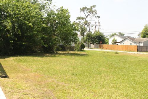 8202 Flintridge Dr, Houston, TX, 77028-2718 | Card Image