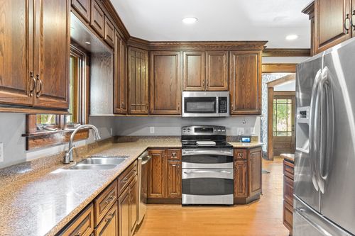 163 E Noyes St, Berlin, WI, 54923-1615 | Card Image