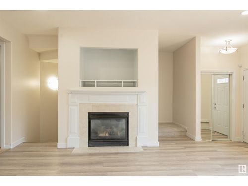 12-12930 140 Ave Nw, Edmonton, AB, T6V0C4 | Card Image