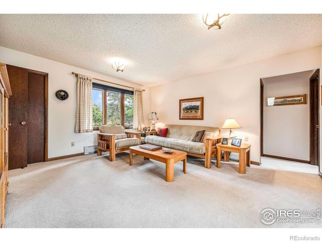 Dining Room off Kitchen in 3 Bedroom | Image 15