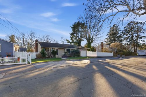 34 Weston St, South Huntington, NY, 11746-4031 | Card Image
