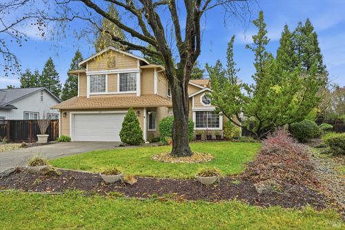 327 Blazing Star Ct, Windsor, CA, 95492-8615 | Card Image