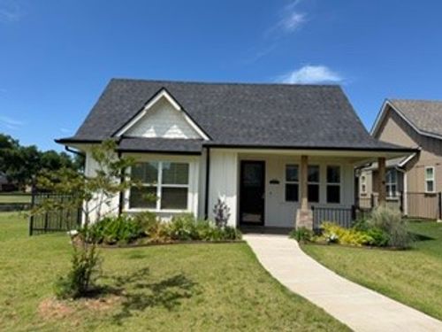 100 Titleist Ln, Granbury, TX, 76049-4477 | Card Image