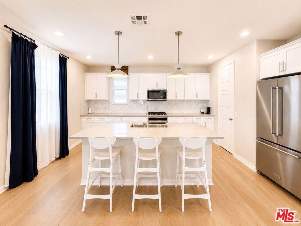 Residential Lease in Inglewood 4