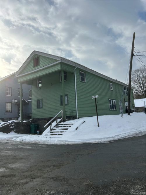 100 Richardson Ave, Shohola, PA, 18458-4000 | Card Image