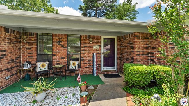 201 Larkspur Ln, House other with 3 bedrooms, 2 bathrooms and null parking in Wake Village TX | Image 5