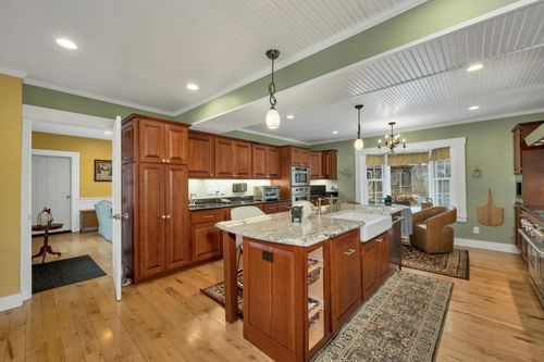 133 Main St, Meredith, NH, 03253-5840 | Card Image