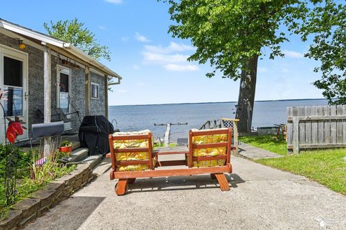 5358 W Houghton Lake Dr, Houghton Lake, MI, 48629-8216 | Card Image