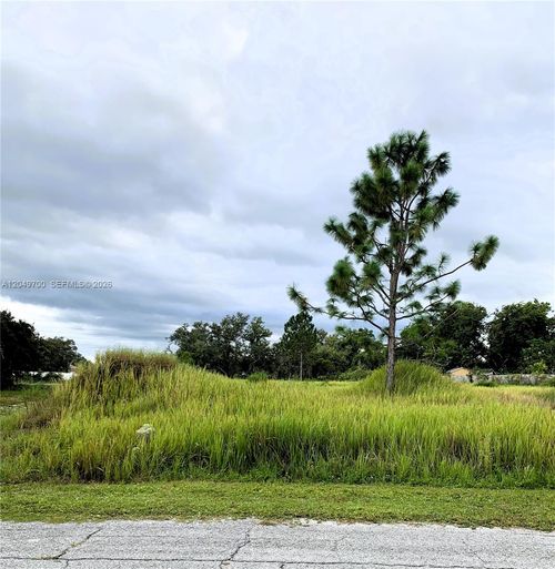 531 St Johns Ct, Poinciana, FL, 34759-5427 | Card Image