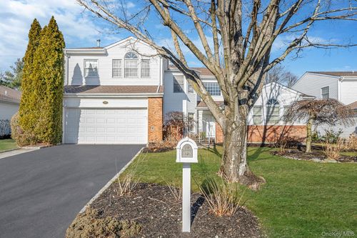 148 Country Club Dr, Commack, NY, 11725-4458 | Card Image