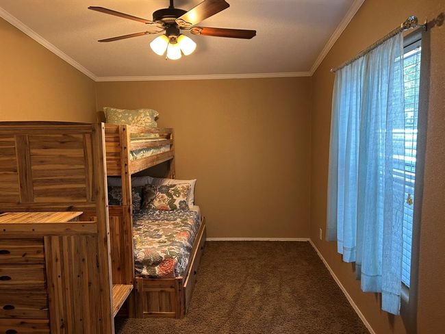 Large windows to emphasize natural light | Image 24
