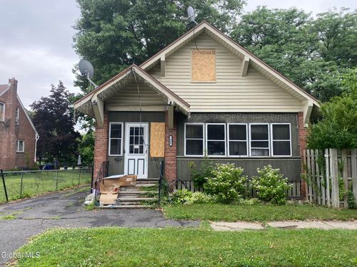 1517 Avenue A, Watervliet, NY, 12189-2640 | Card Image