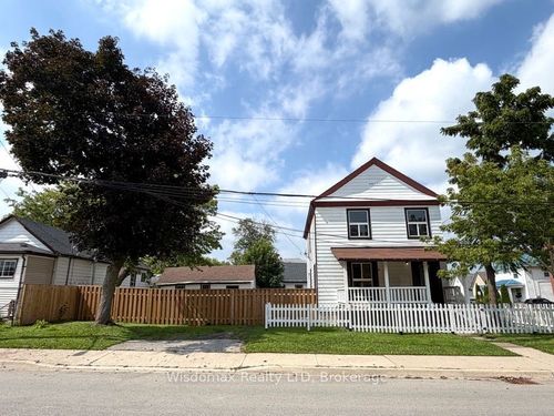 4731 St Lawrence Ave, Niagara Falls, ON, L2E3X8 | Card Image