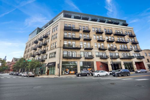 718-1645 Ogden Ave, Chicago, IL, 60612-4390 | Card Image