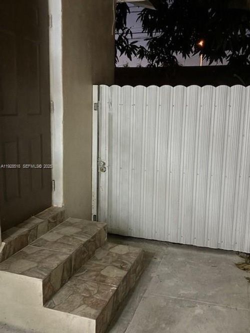 b-541 E 16th St, Hialeah, FL, 33010-3232 | Card Image