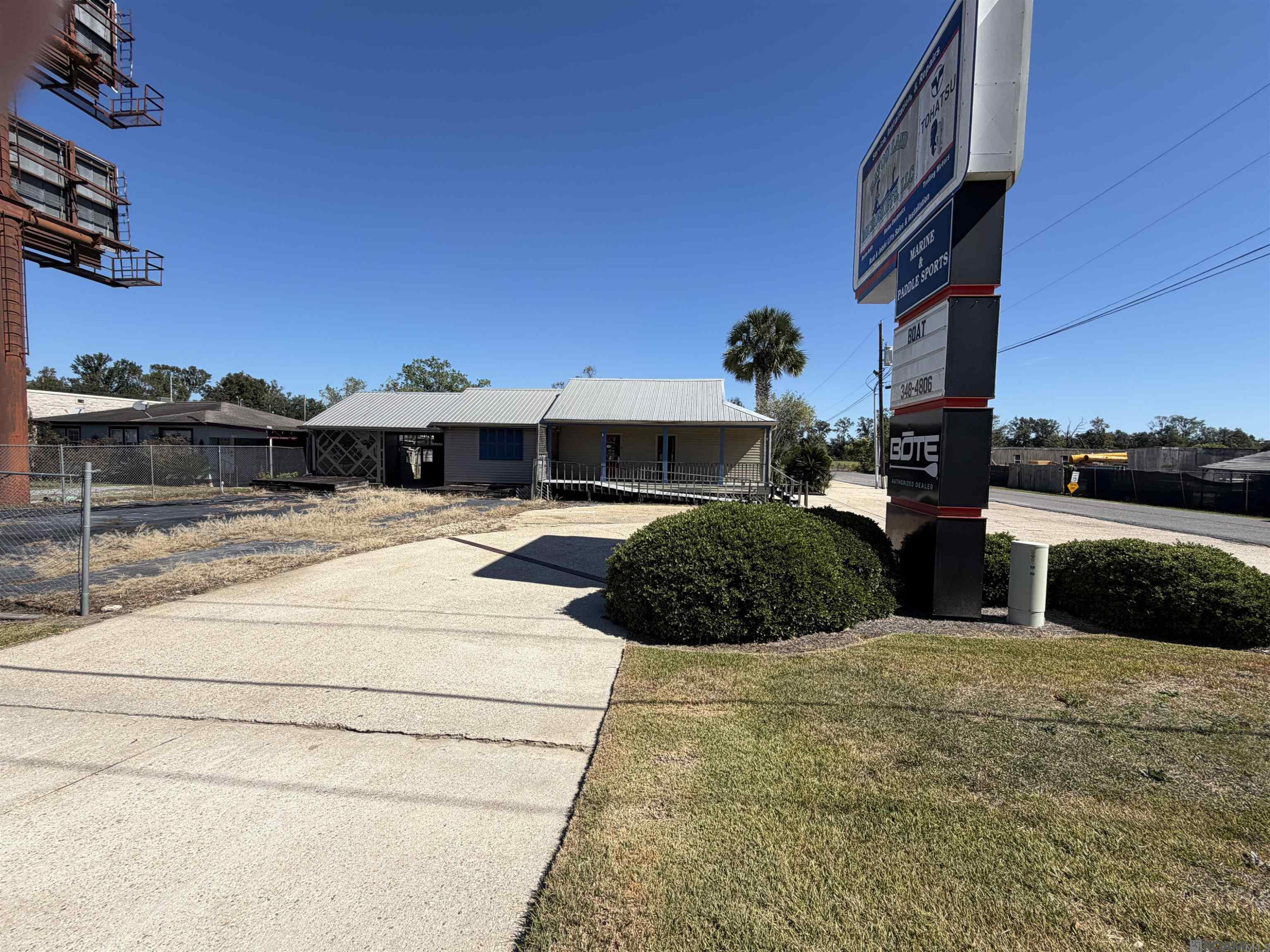 Commercial Sale in Gonzales