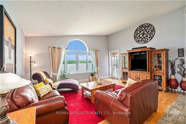 3020 Bay Rd, House other with 1 bedrooms, 2 bathrooms and 10 parking in Alfred ON | Image 9