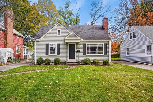 2447 15th St, Cuyahoga Falls, OH, 44223-2039 | Card Image