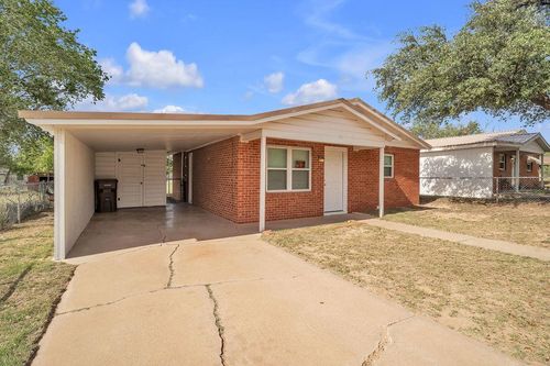 816 W 7th St, Big Spring, TX, 79720-2214 | Card Image