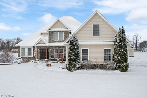 2015 Osage Trl, Wadsworth, OH, 44281-8179 | Card Image