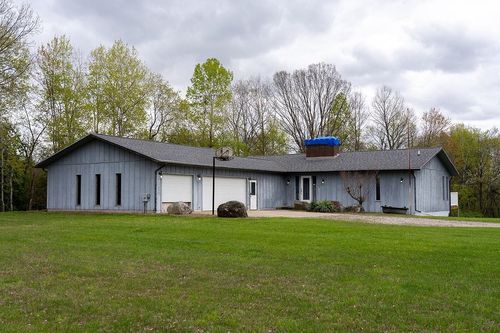 3290 E River Rd, Mount Pleasant, MI, 48858-8904 | Card Image