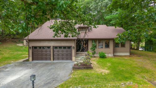 8 Fox Hollow Ln, Queensbury, NY, 12804-1139 | Card Image