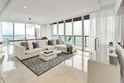 3101 - 495 Brickell Ave, Condo with 3 bedrooms, 2 bathrooms and null parking in Miami FL | Image 1