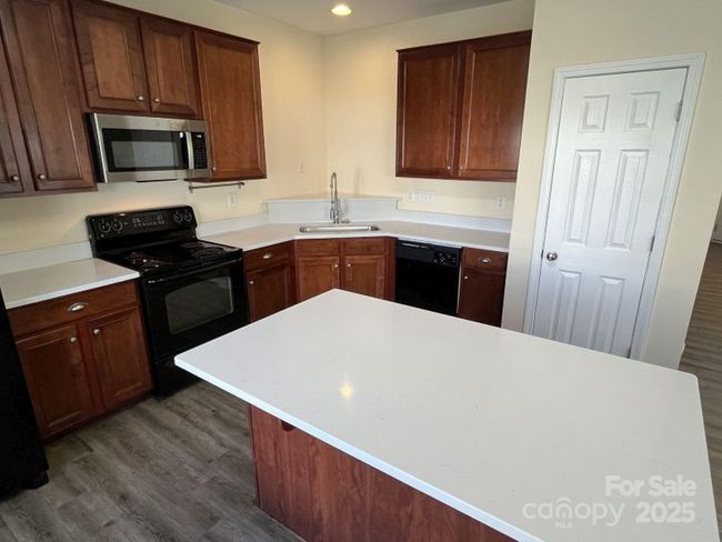 12120 Stratfield Place Cir, Townhouse with 3 bedrooms, 3 bathrooms and null parking in Pineville NC | Image 11