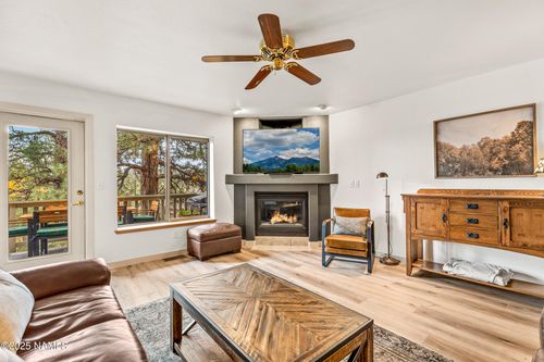 6048 E Mountain Oaks Dr, Flagstaff, AZ, 86004-7222 | Card Image