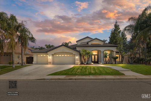 8400 Sterling Grove Ln, Bakersfield, CA, 93312-6185 | Card Image