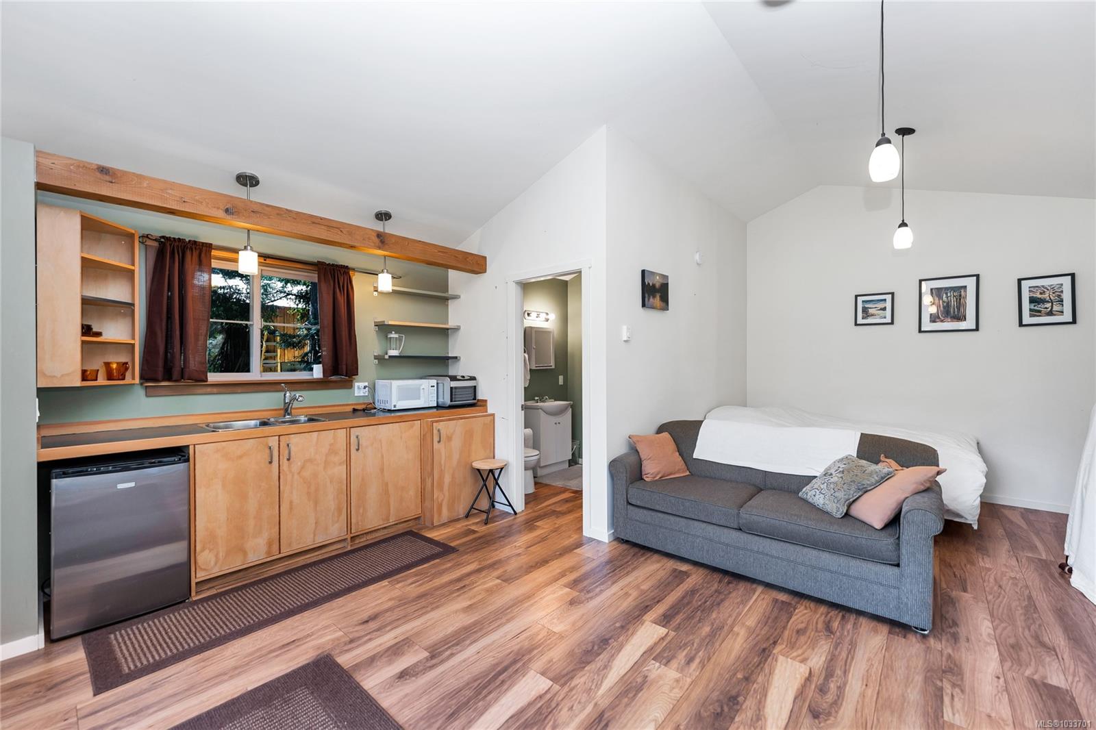 Residential in Salt Spring 5