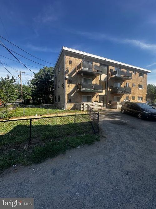 4611 Quarles St Ne, WASHINGTON, DC, 20019-2724 | Card Image