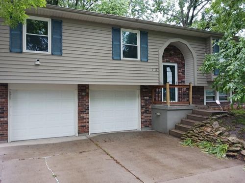 2912 Iva Dr, Independence, MO, 64057-1435 | Card Image