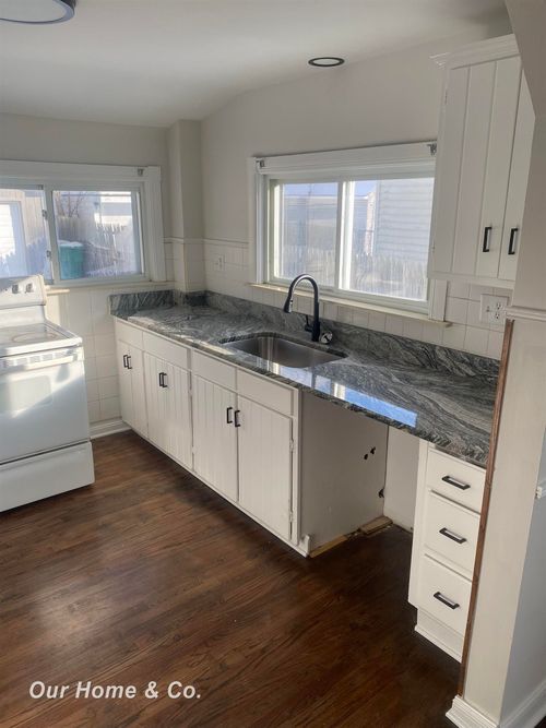 24924 Tuscany Ave, Eastpointe, MI, 48021-1297 | Card Image