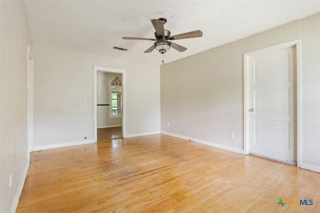 1806 S 37 Th St, House other with 4 bedrooms, 2 bathrooms and null parking in Temple TX | Image 8