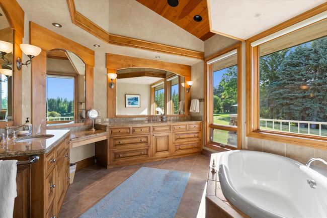 Primary Suite Bathroom | Image 35