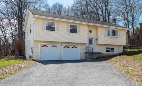 6 Lenny Ct, Wappingers Falls, NY, 12590-4340 | Card Image