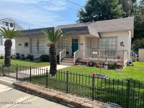 112 Azalea Dr, Biloxi, MS, 39530-3607 | Card Image