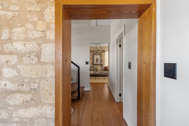 125 W San Antonio St, Home with 2 bedrooms, 3 bathrooms and 2 parking in Fredericksburg TX | Image 12