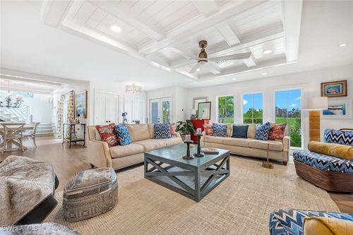 200 Burning Tree Dr, NAPLES, FL, 34105-6306 | Card Image