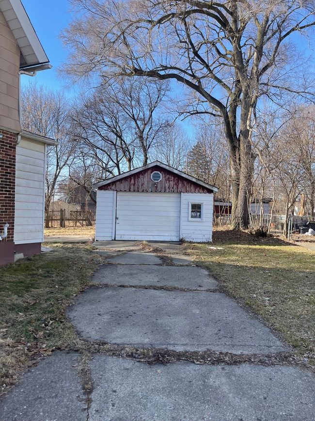 901 N Chevrolet Ave, House other with 3 bedrooms, 1 bathrooms and null parking in Flint MI | Image 6