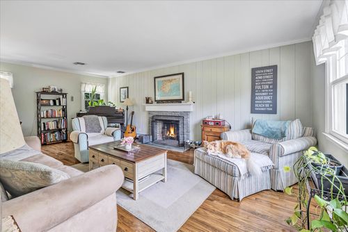 178 Autumn Ridge Rd, Fairfield, CT, 06825-1002 | Card Image