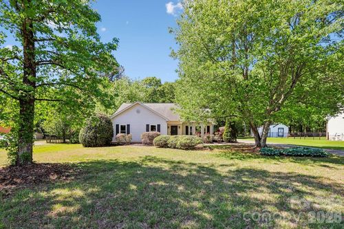 15032 Catawba Cir S, Matthews, NC, 28104-5138 | Card Image