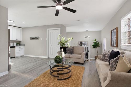 804 Teach St, Hampton, VA, 23661-2028 | Card Image