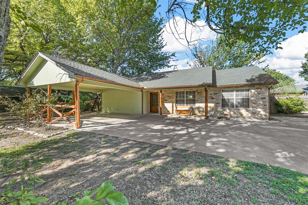 Avenue D , Springtown, TX 76082