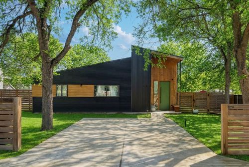 1310 Green St, Lockhart, TX, 78644-1513 | Card Image