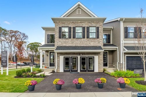 4 Trotter Way, Oakland, NJ, 07436-2676 | Card Image