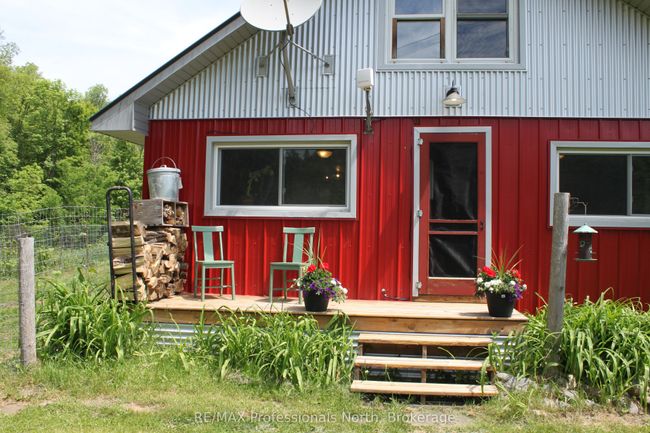 24430 Highway 35 Highway, Home with 2 bedrooms, 1 bathrooms and 4 parking in Lake of Bays ON | Image 25