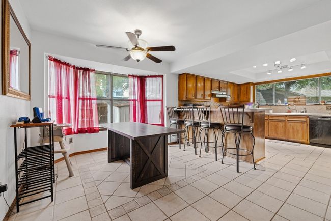 1303 Creekview Dr, House other with 4 bedrooms, 3 bathrooms and null parking in Round Rock TX | Image 14
