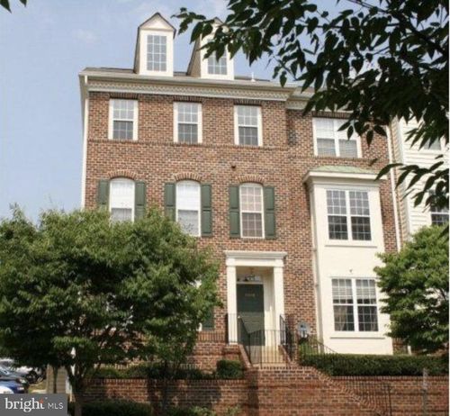 apt-101-8846 Ashgrove House Ln, VIENNA, VA, 22182-5545 | Card Image